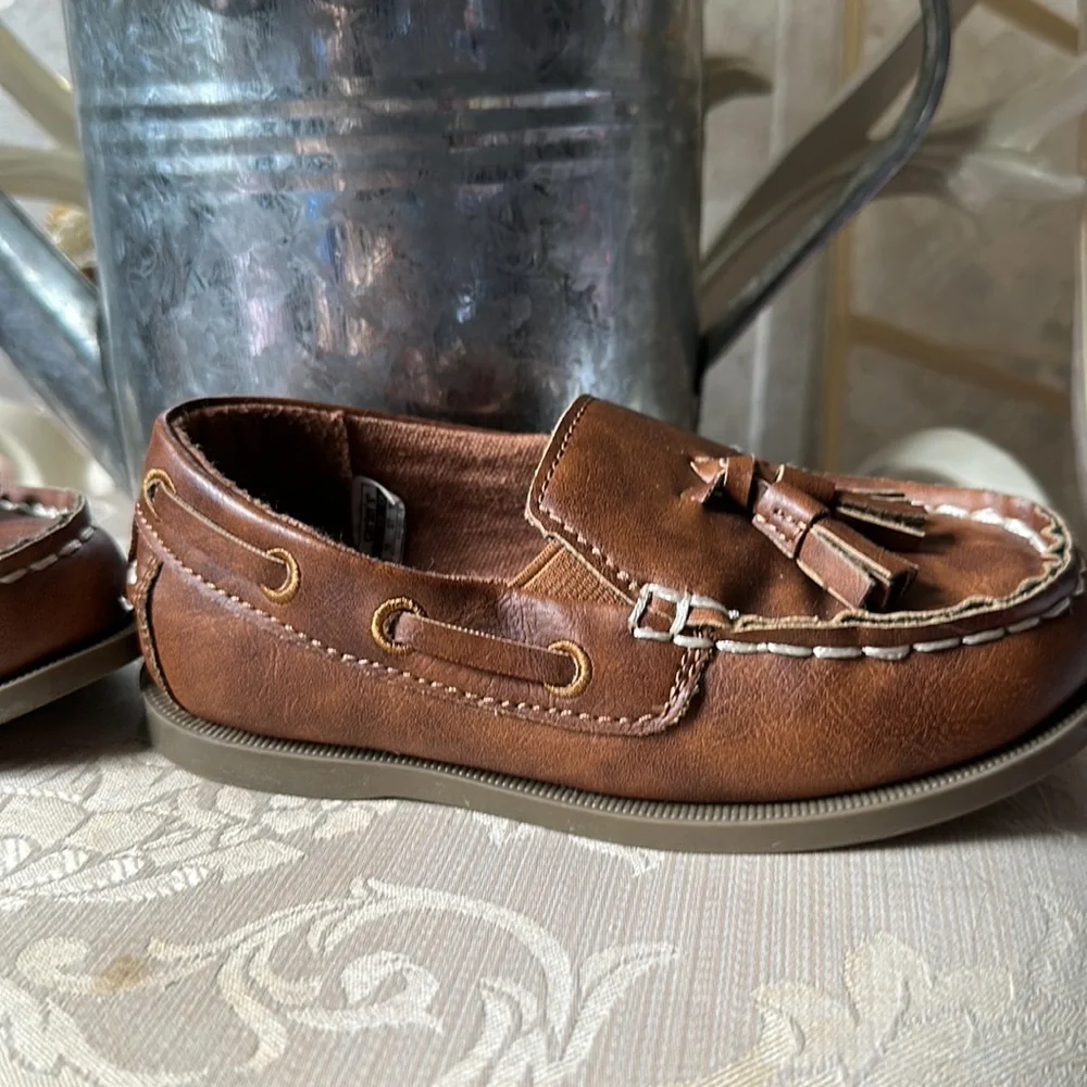 CARTERS YOUNG BOYS LEATHER LOAFERS SIZE 10 - Picture 6 of 11